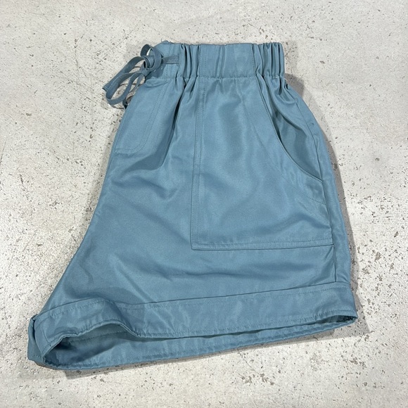 Zenana Woven Drawstring Shorts M Seafoam Pockets New - Picture 3 of 7